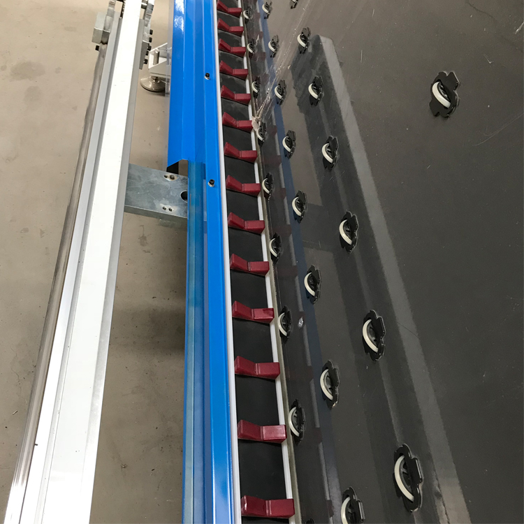 Robot de scellage pour la production de vitrage isolant à grande vitesse