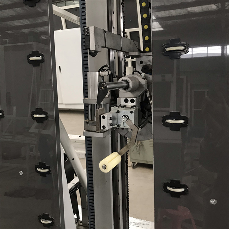 Robot de scellage MP Control pour le verre de construction